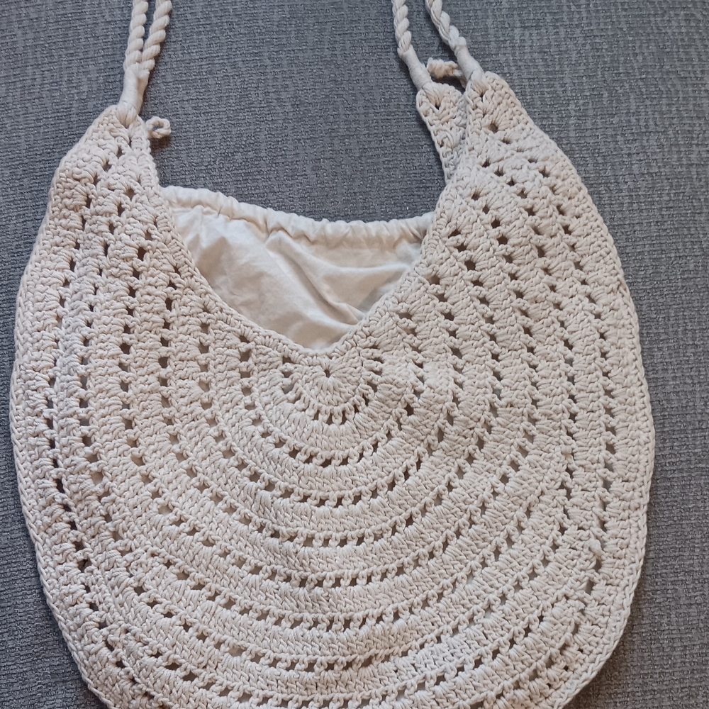 Elegant  ZARA Cream Crochet Shoulder Bag